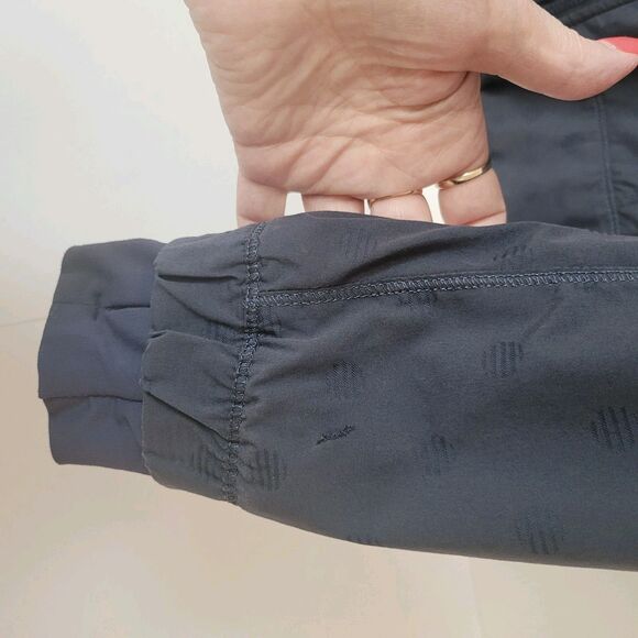 Lululemon Hooded Windbreaker Light Active Navy Blue Dot Print Women Sz 6 Jacket - Picture 10 of 12